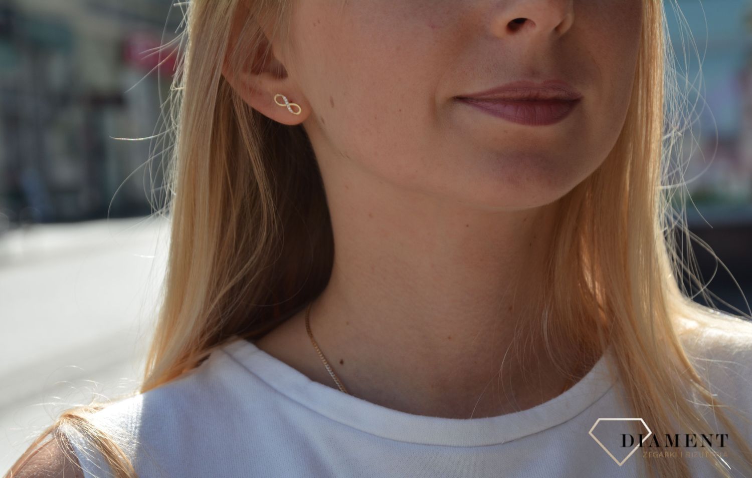 Złote kolczyki celebrytki ze znakiem nieskończoności KL 4548 (2).jpg